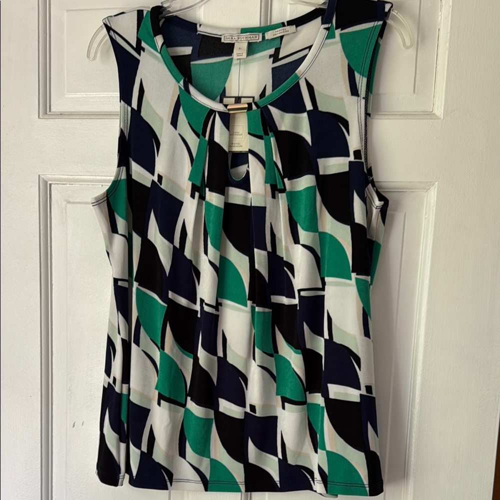 Dana Buchman Green and White Sleeveless Graphic Blouse